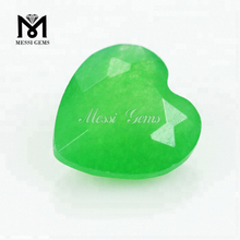 Venta al por mayor de fábrica de piedra de jade verde natural en forma de corazón de 12*12 mm