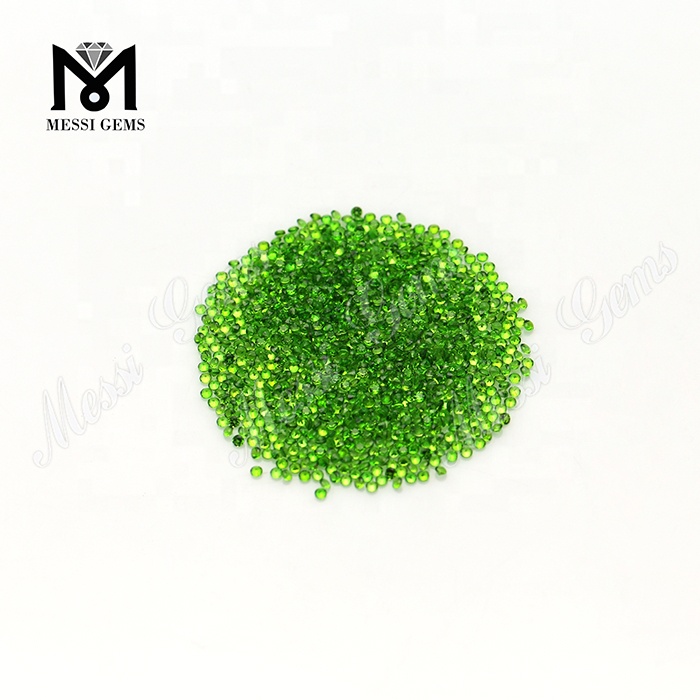 Piedra de diópsido natural de color verde de tamaño pequeño de venta popular
