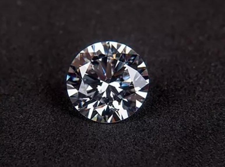 diamante de laboratorio v
