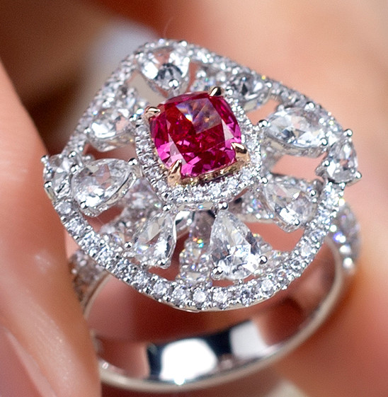 anillo de diamantes de laboratorio