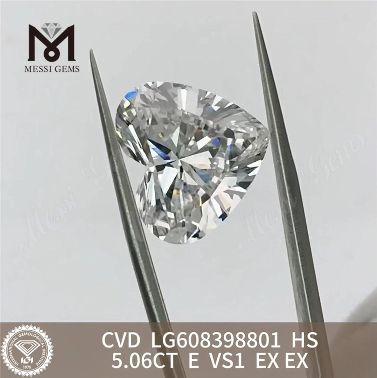 Diamante cultivado en laboratorio con forma de corazón de 5 quilates
