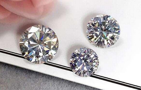 Cómo limpiar el diamante moissanite