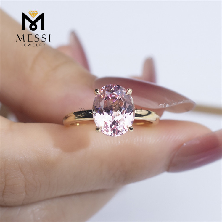 anillo de diamante rosa de laboratorio