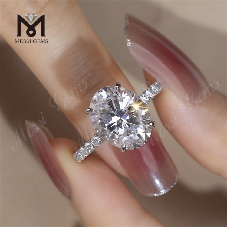 anillo de compromiso ovalado con alianza de boda