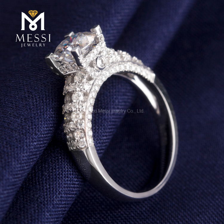 Anillo de oro moissanite para niña
