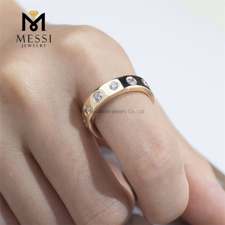 anillo de compromiso de diamantes cultivados en laboratorio