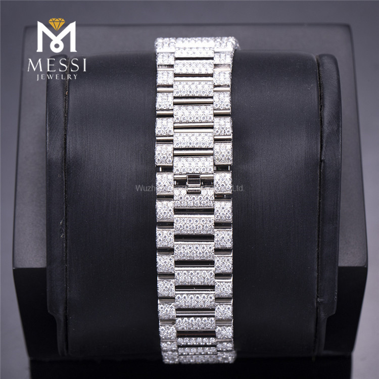 Reloj vvs moissanita con diamantes en oro blanco.