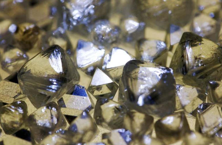 diamante hecho por el hombre