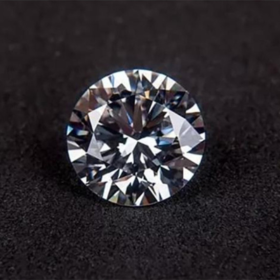 El 25 % de los recién casados ​​de EE. UU. optan por comprar diamantes de laboratorio como anillos de compromiso