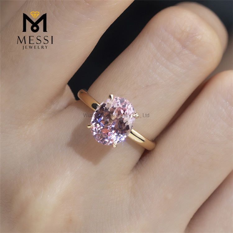 Anillo de diamantes creado en laboratorio a la venta.