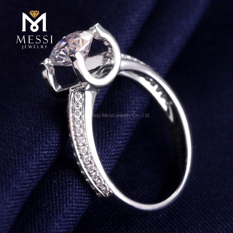 Anillo de oro para mujer
